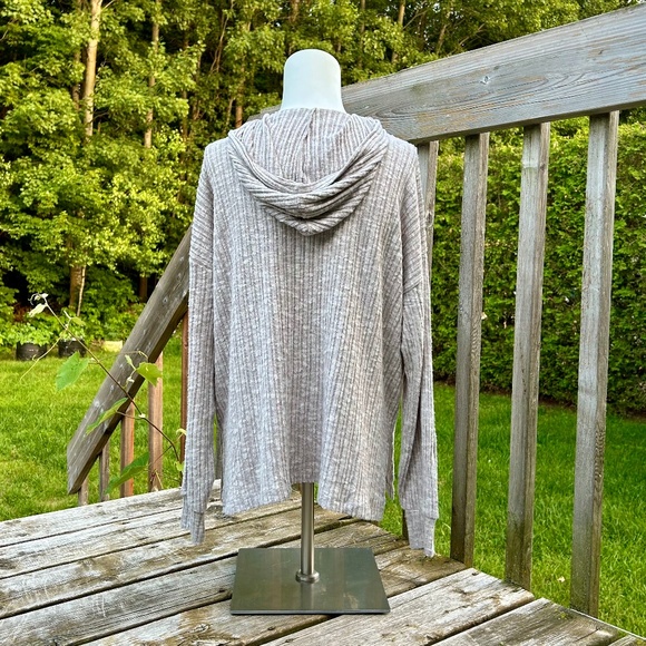 American Eagle ⎮ NWT hoodie - Picture 3 of 5